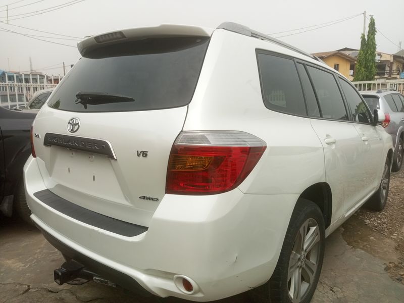 Thumbnail 2 of 2010 Toyota Highlander Sport